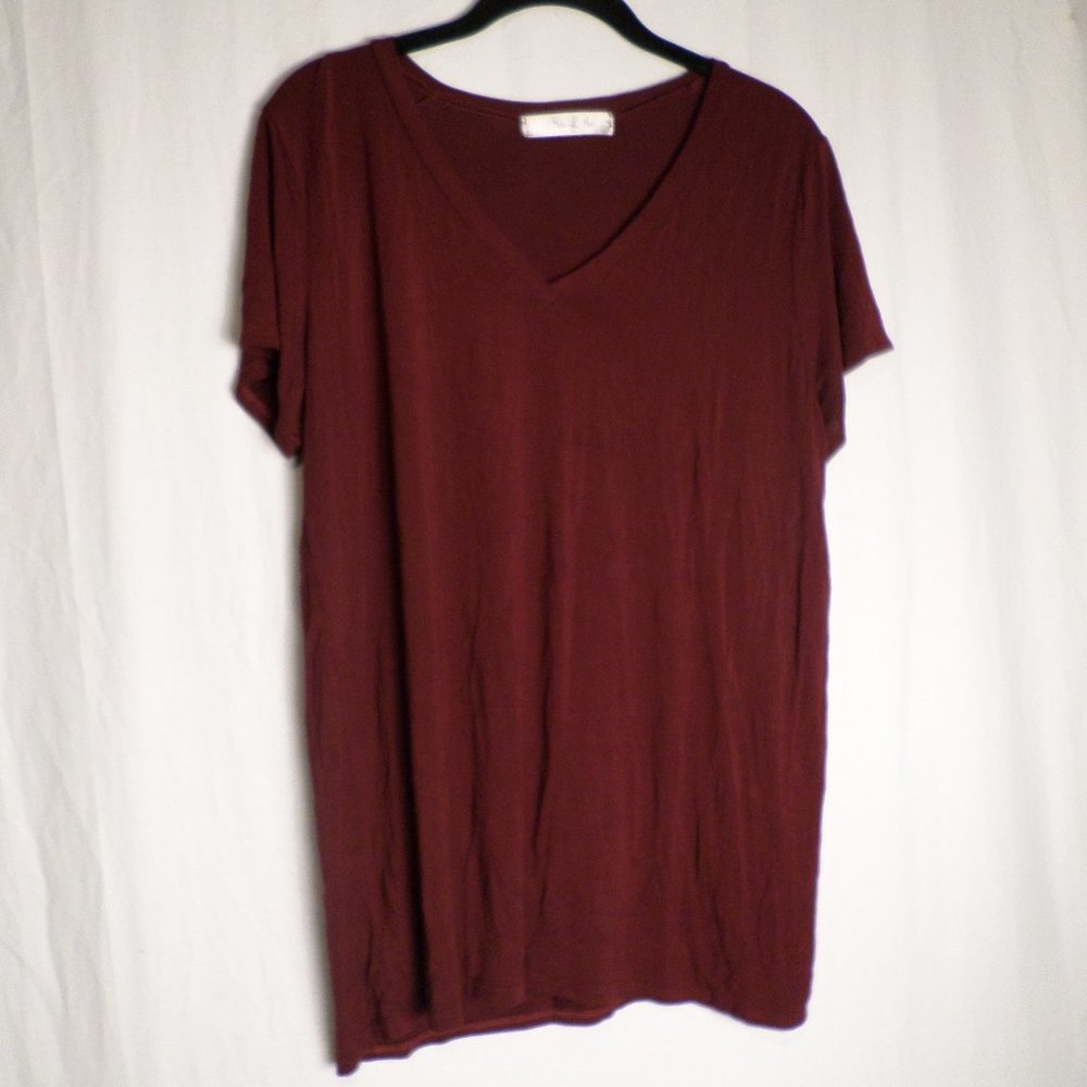 Kiki LaRue Maroon Red Super Soft & Flowy Blouse VNeck Womens Sz Medium